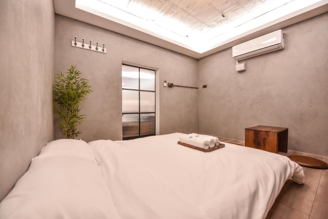 Eryang Homestay Tainan Zewnętrze zdjęcie