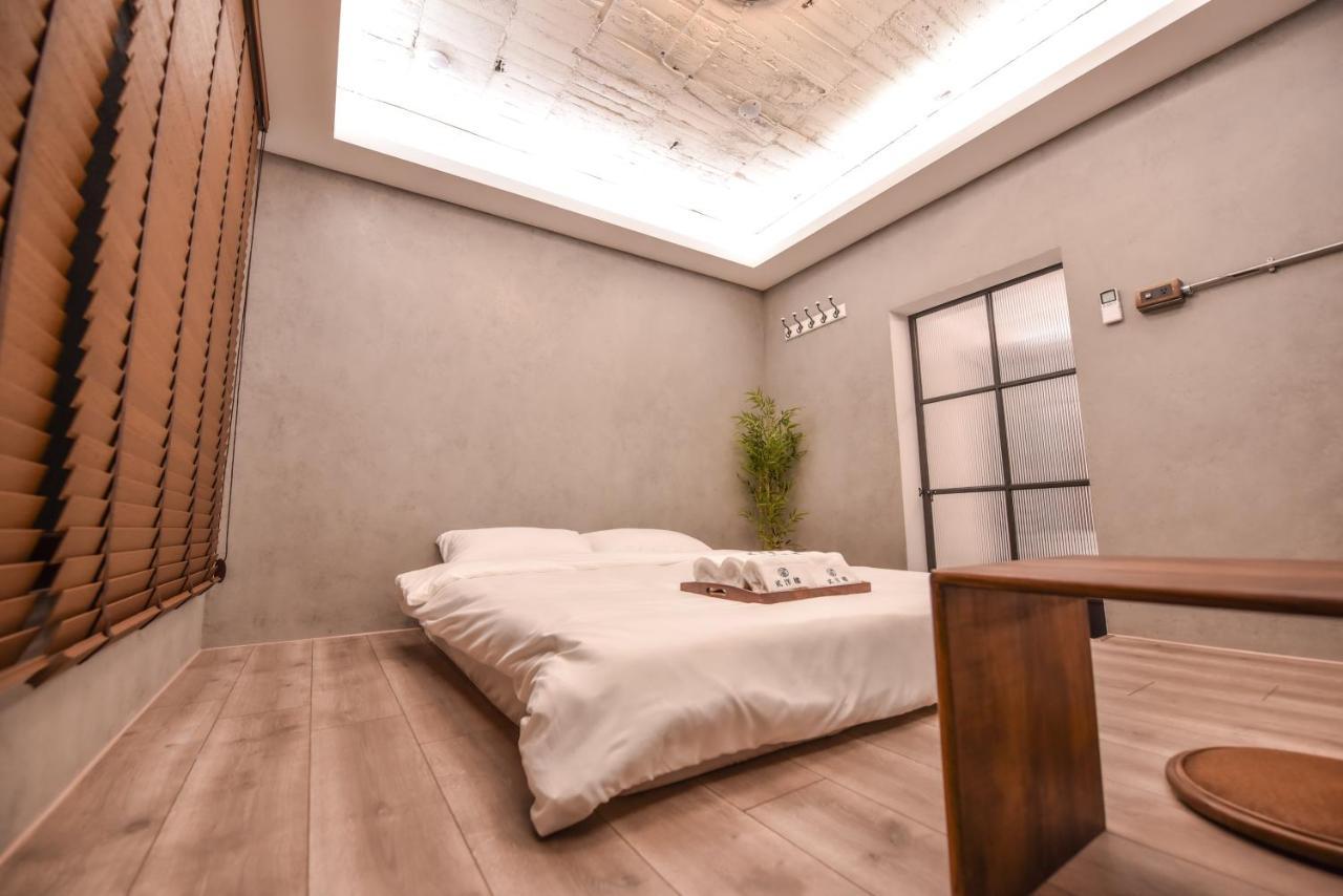 Eryang Homestay Tainan Zewnętrze zdjęcie